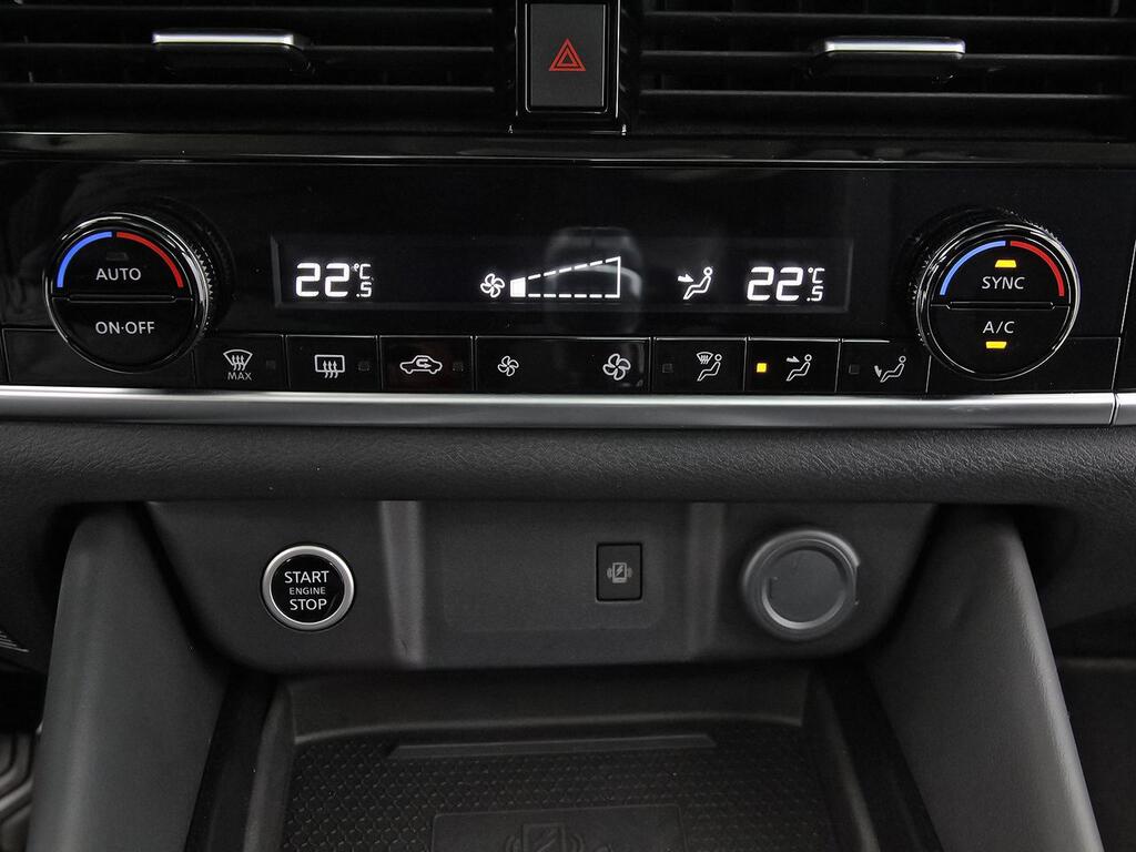 Nissan Qashqai DIG-T 103kW N-Connecta 24