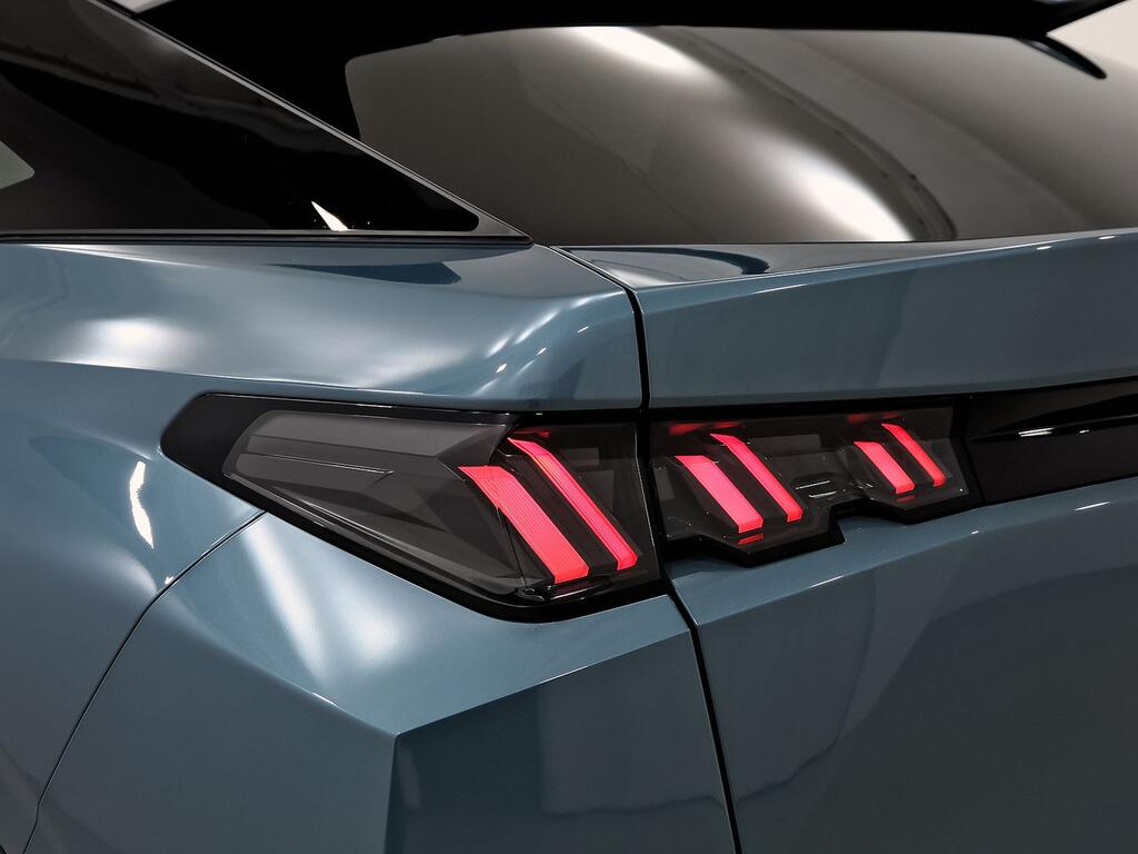 Peugeot 3008 Hybrid 1.2 100KW Allure eDCS6 36