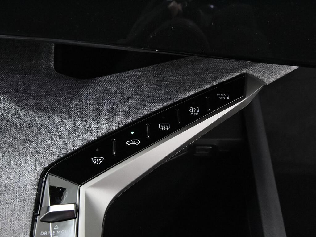 Peugeot 3008 Hybrid 1.2 100KW Allure eDCS6 31