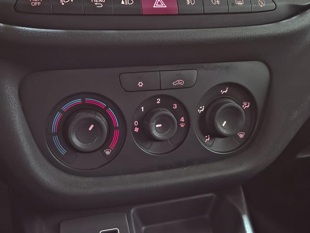 Fiat Doblò 1.3 MULTIJET 95 SX 4P 21