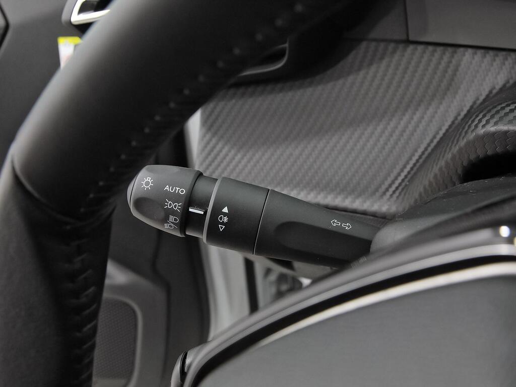 Peugeot 2008 Allure Pack Puretech 130 S&S BVM6 15