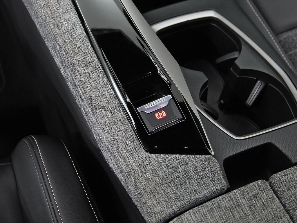 Peugeot 5008 1.2 100KW Allure eDCS6 34