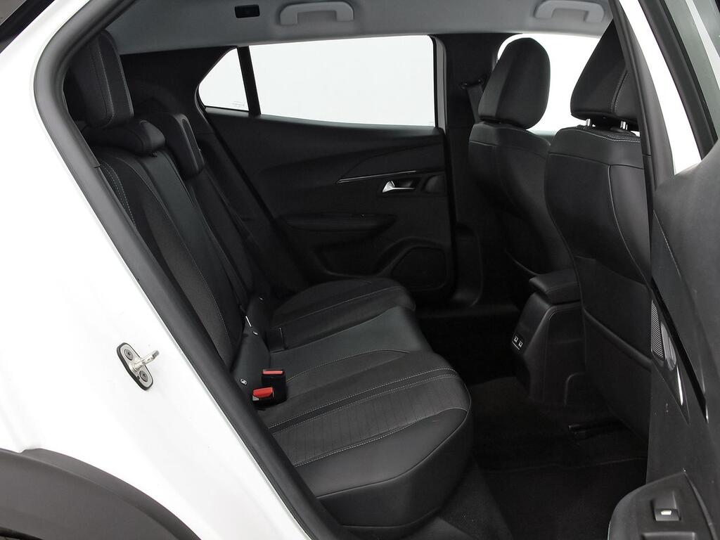 Peugeot 2008 Allure BlueHDI 81kW (110CV) 10