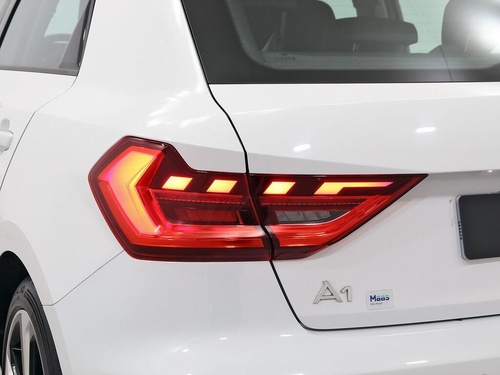 Audi A1 Sportback Adrenalin 30 TFSI 81kW S tron 34