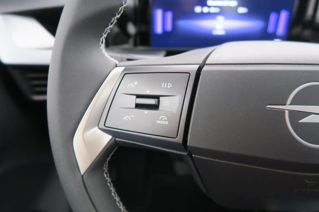 Opel Frontera 1.2T XHT Hybrid eDCT6 107kW Edition 10