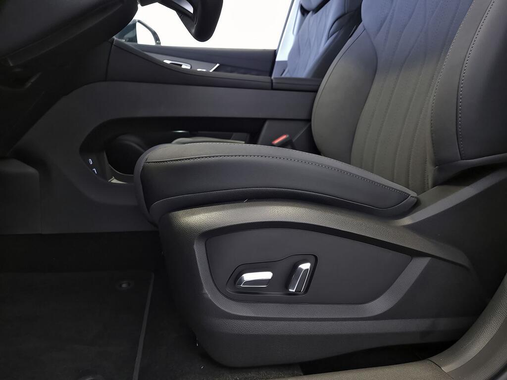 Ebro S800 1.5 TGDI PHEV Premium E-CVT 28