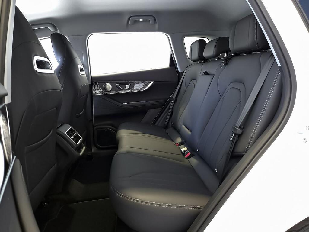 Ebro S700 1.5 TGDI PHEV Premium E-CVT 8