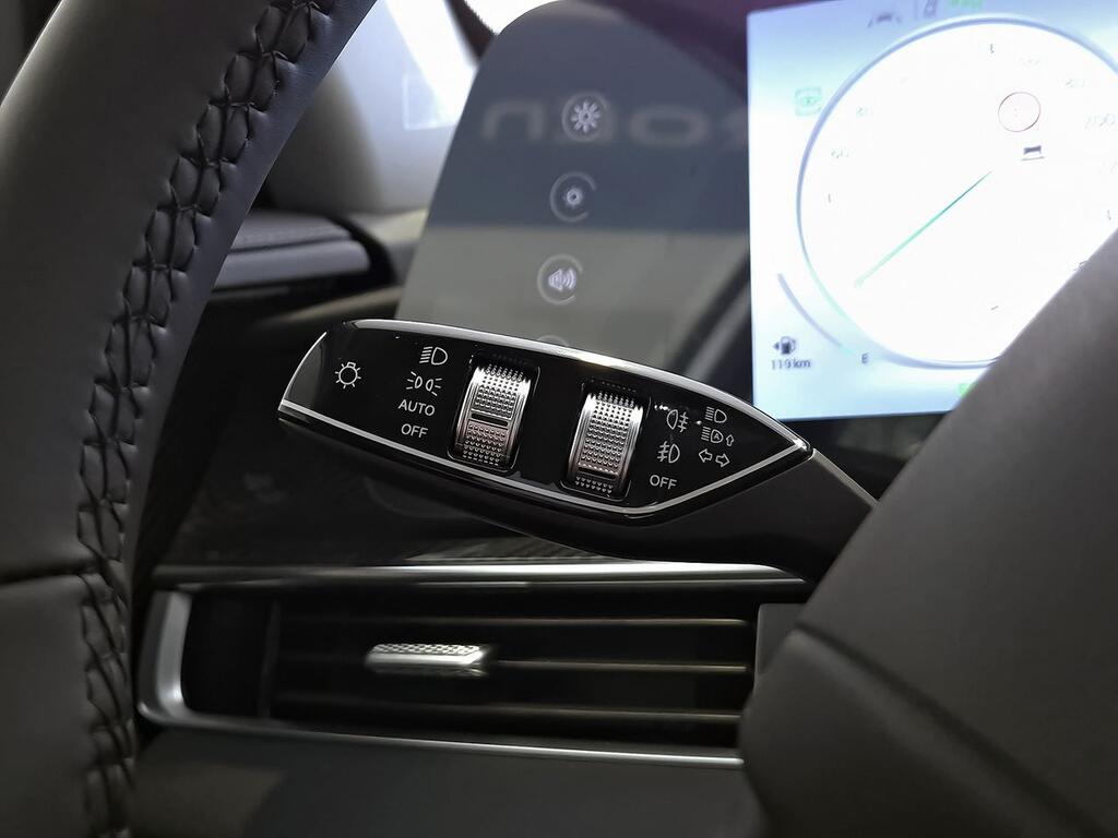 Ebro S700 1.5 TGDI PHEV Premium E-CVT 14