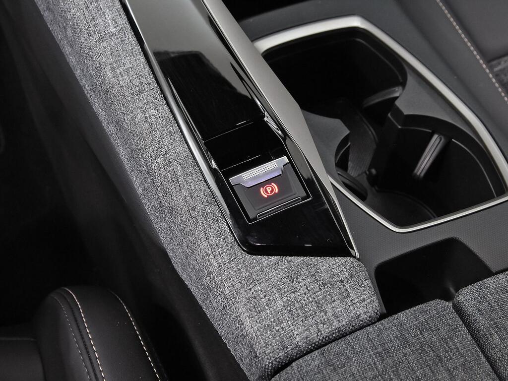 Peugeot 3008 Hybrid 1.2 100KW Allure eDCS6 34