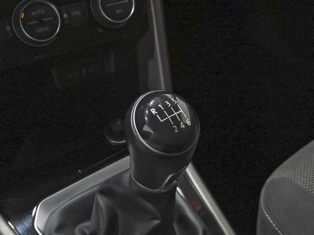 Volkswagen T-Roc Advance R-Line 1.0 TSI 81kW (110CV) 28