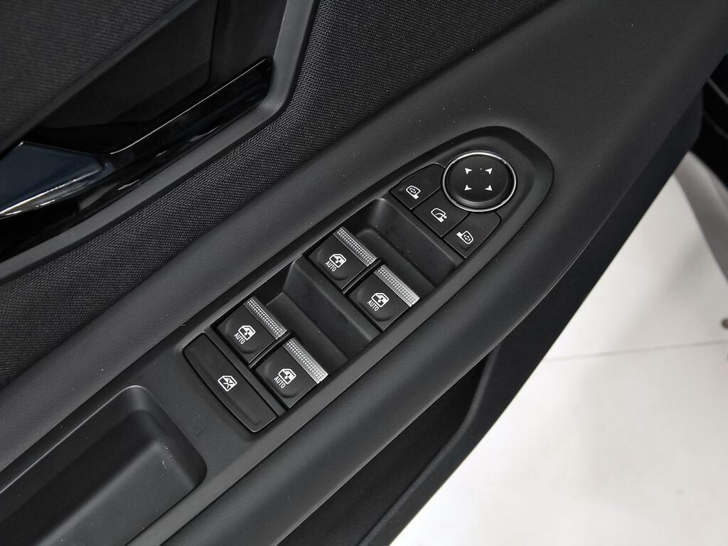 Nissan Micra Standard Range 4x2 N-Connecta 12