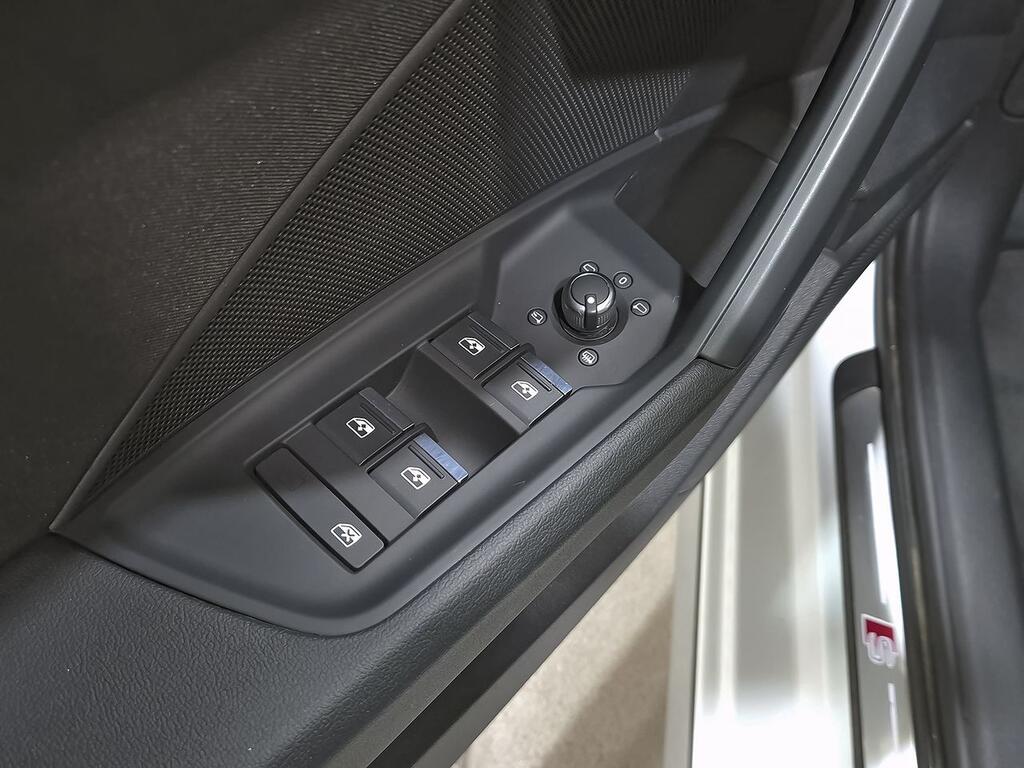 Audi A3 Sportback S line 35 TFSI 110kW (150CV) 9