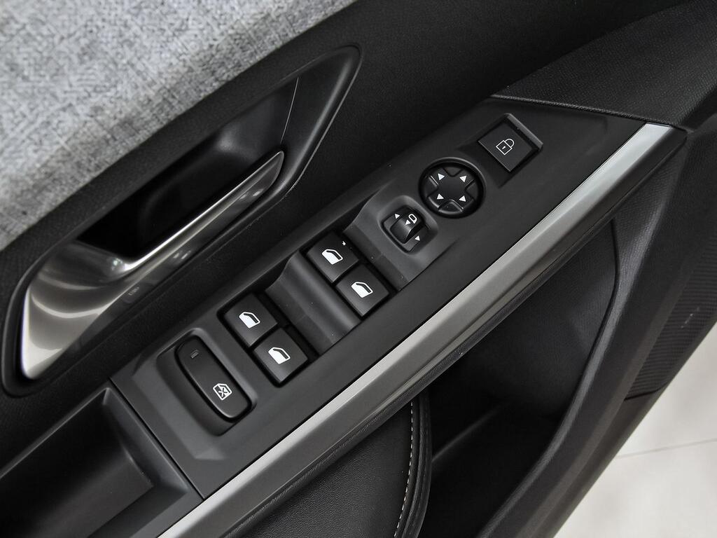 Peugeot 3008 Hybrid 1.2 100KW Allure eDCS6 13