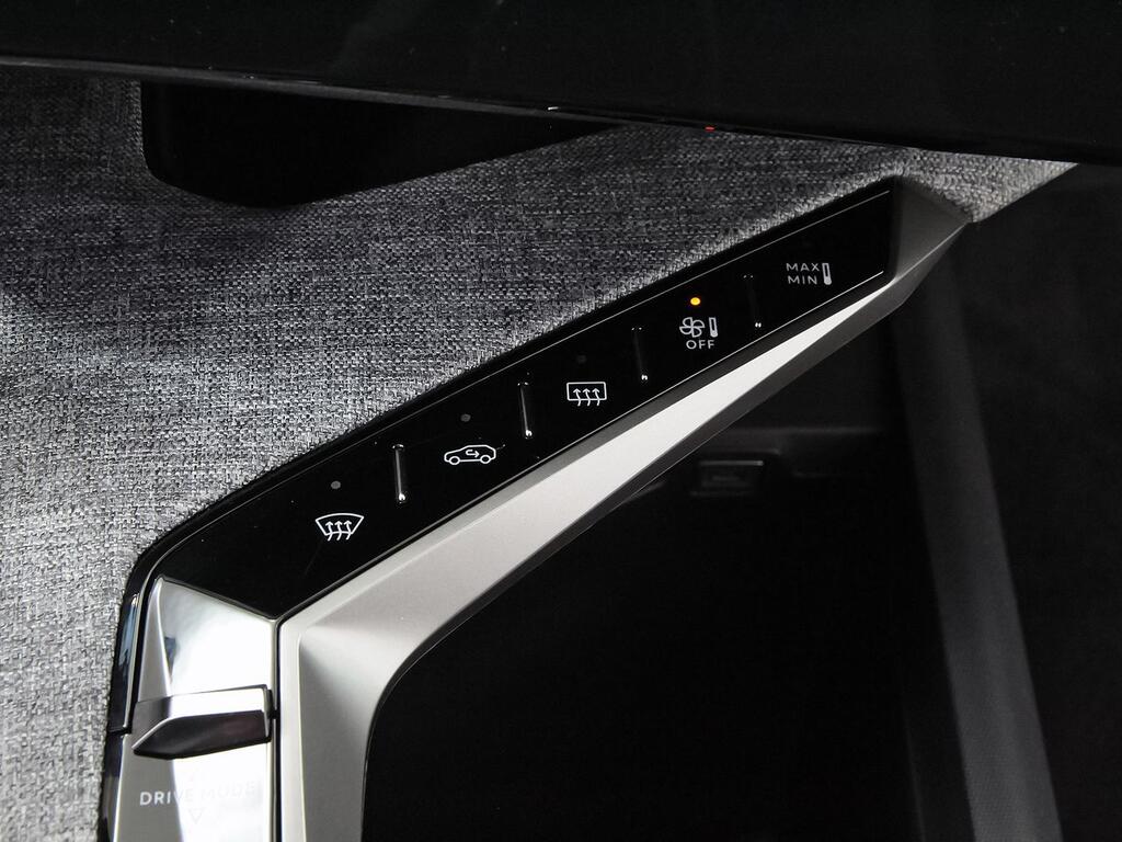 Peugeot 5008 1.2 107KW Allure eDCS6 32