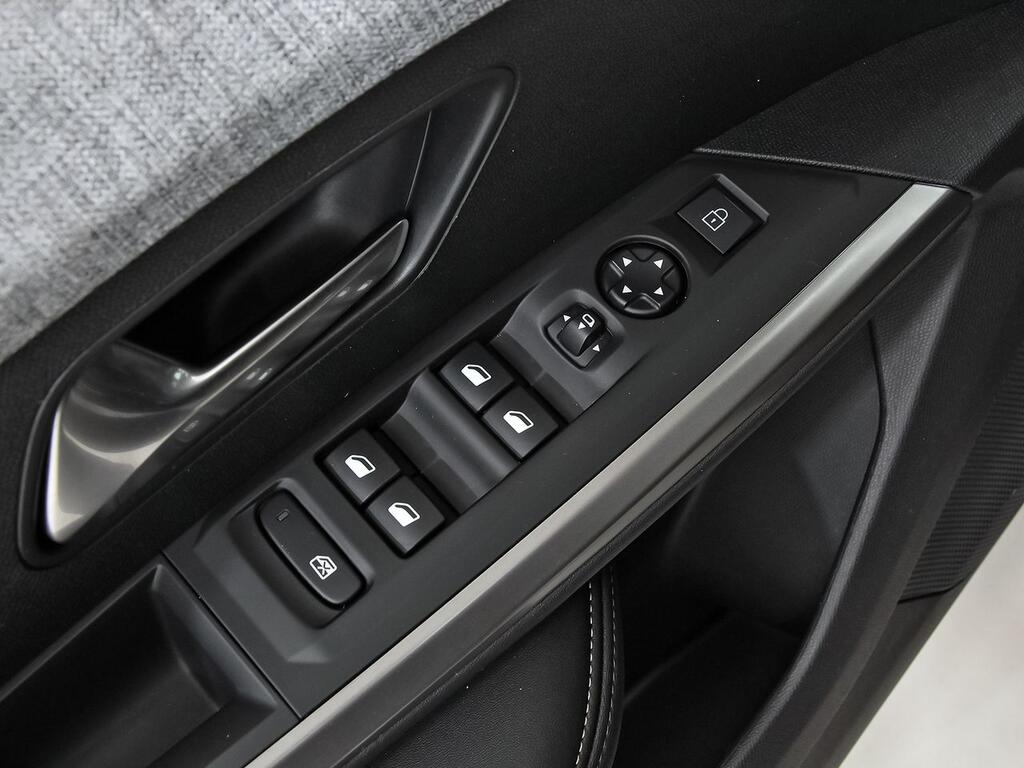 Peugeot 5008 1.2 107KW Allure eDCS6 14