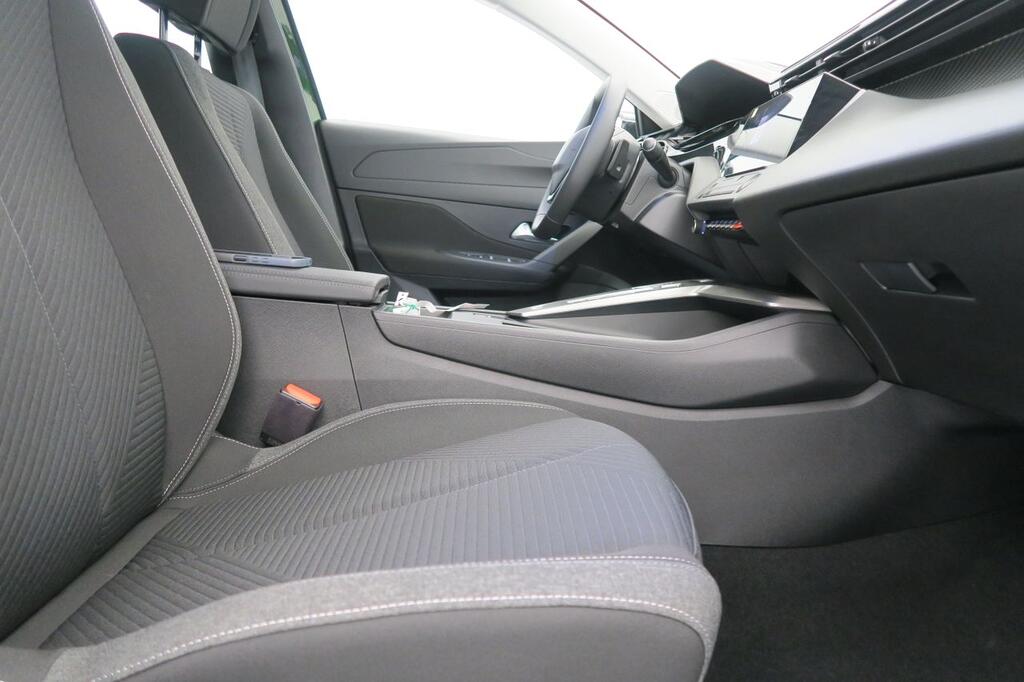 Peugeot 308 5P Active Hybrid 180 eEAT8 16