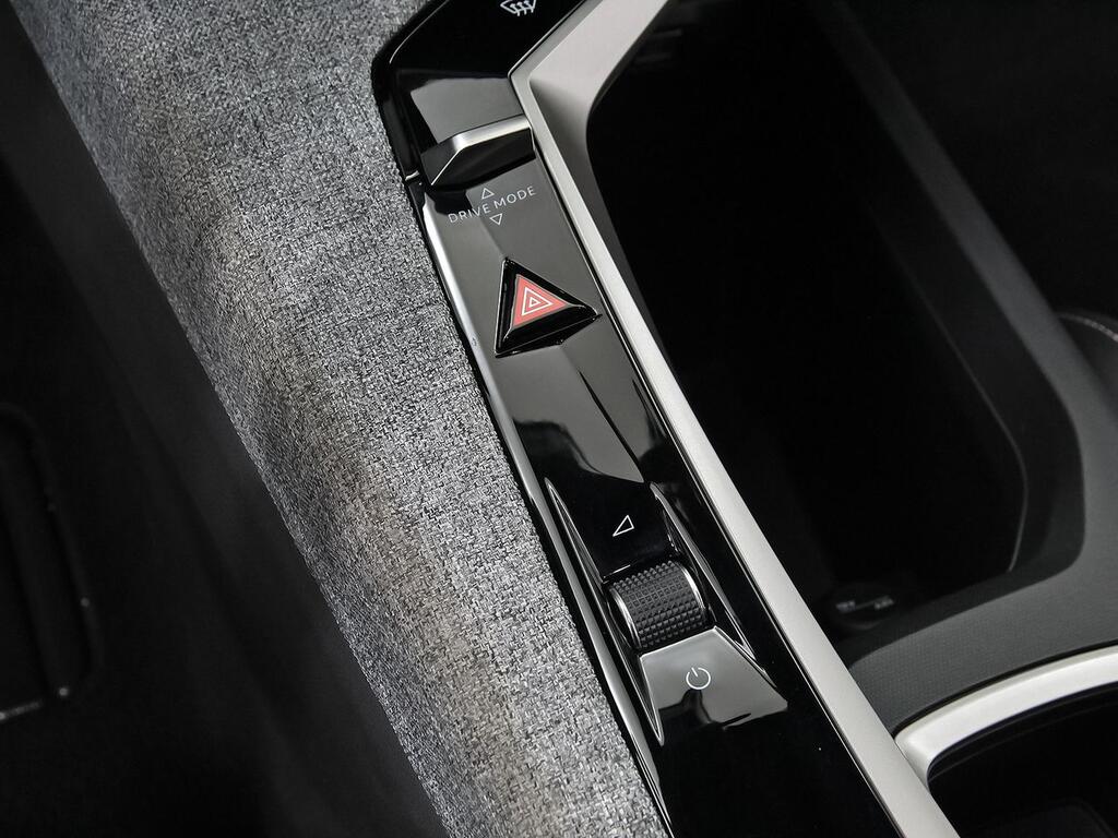 Peugeot 5008 1.2 100KW Allure eDCS6 34